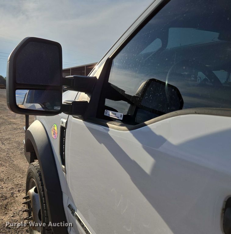 image for item EU3736 2019 Ford F550 SuperCab flatbed truck