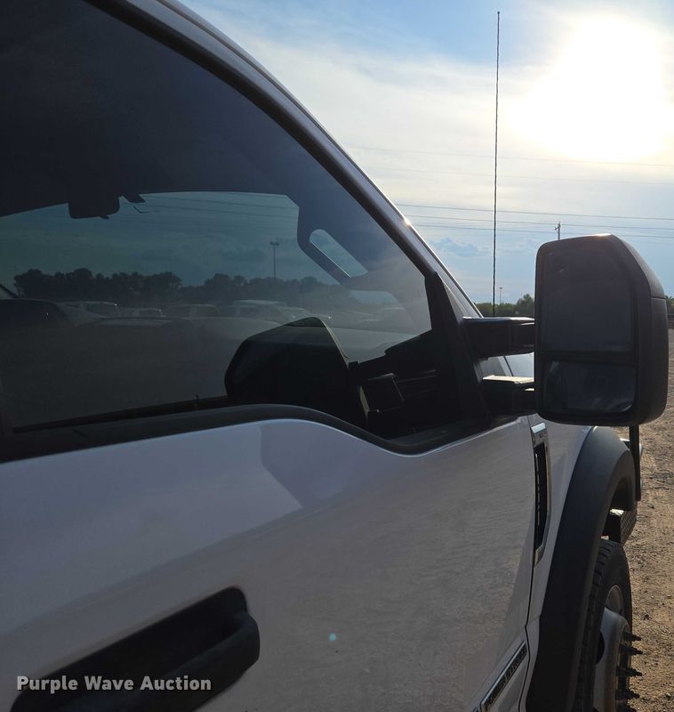 image for item EU3736 2019 Ford F550 SuperCab flatbed truck