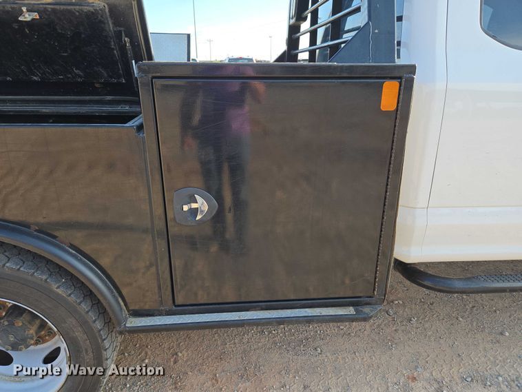 image for item EU3736 2019 Ford F550 SuperCab flatbed truck