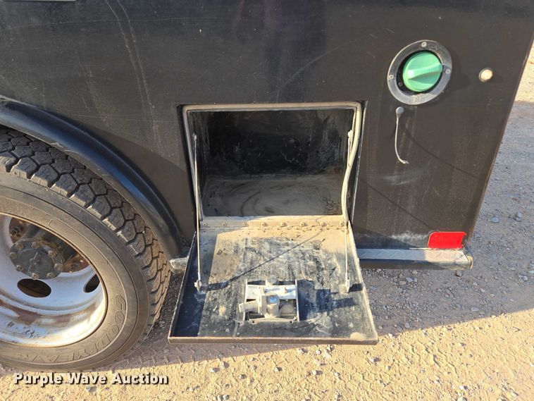 image for item EU3736 2019 Ford F550 SuperCab flatbed truck