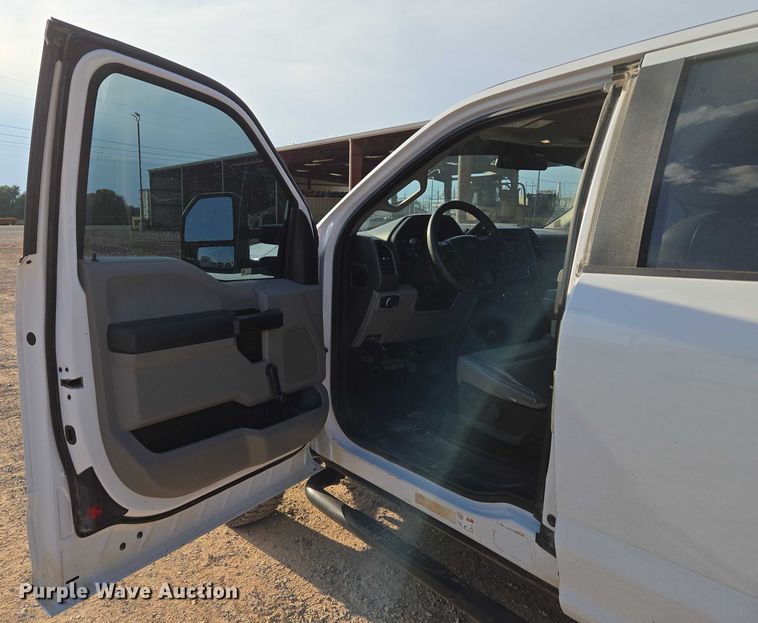 image for item EU3736 2019 Ford F550 SuperCab flatbed truck