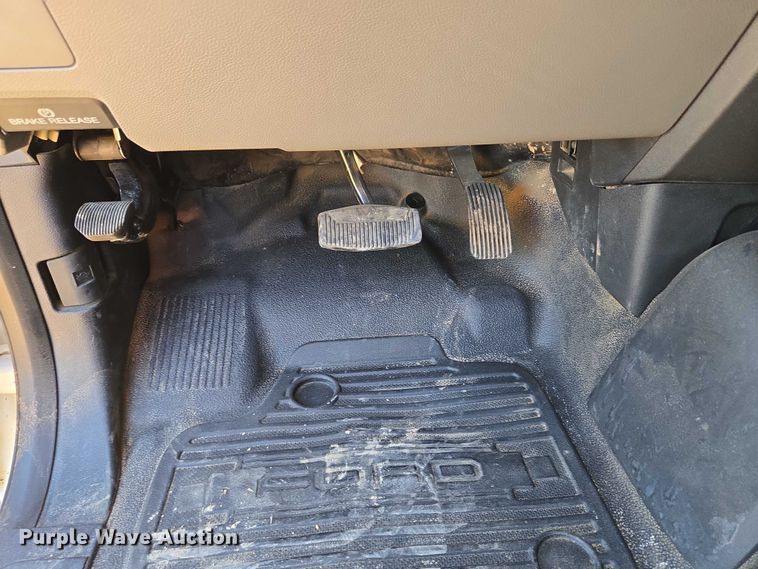 image for item EU3736 2019 Ford F550 SuperCab flatbed truck