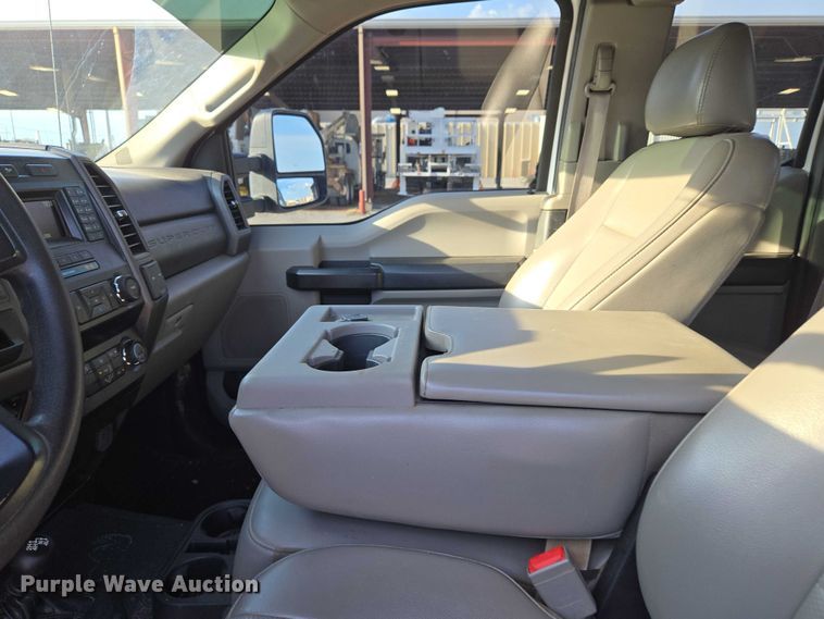 image for item EU3736 2019 Ford F550 SuperCab flatbed truck