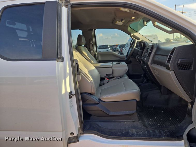 image for item EU3736 2019 Ford F550 SuperCab flatbed truck