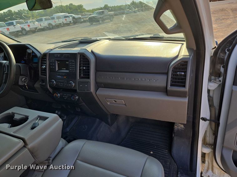 image for item EU3736 2019 Ford F550 SuperCab flatbed truck