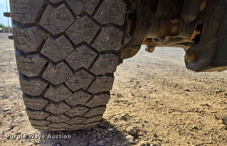 image for item EU3736 2019 Ford F550 SuperCab flatbed truck