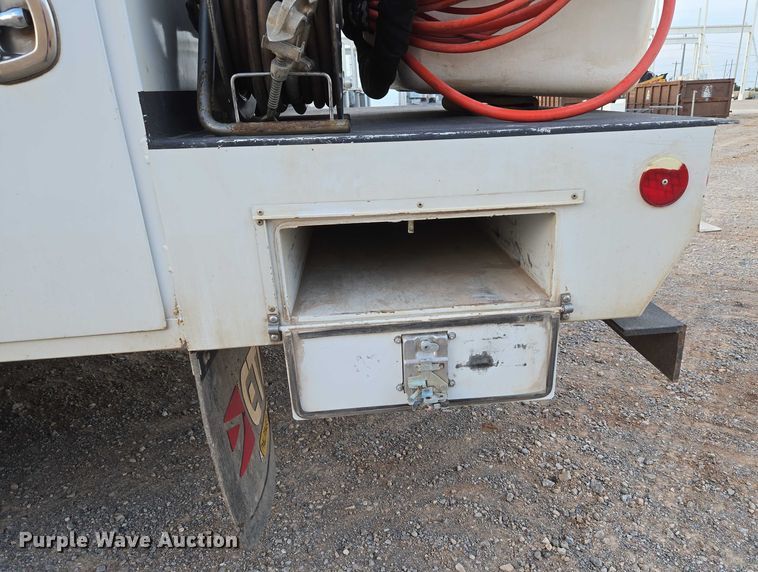 image for item EU3738 2020 Ford F550 bucket truck