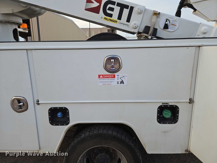 image for item EU3738 2020 Ford F550 bucket truck