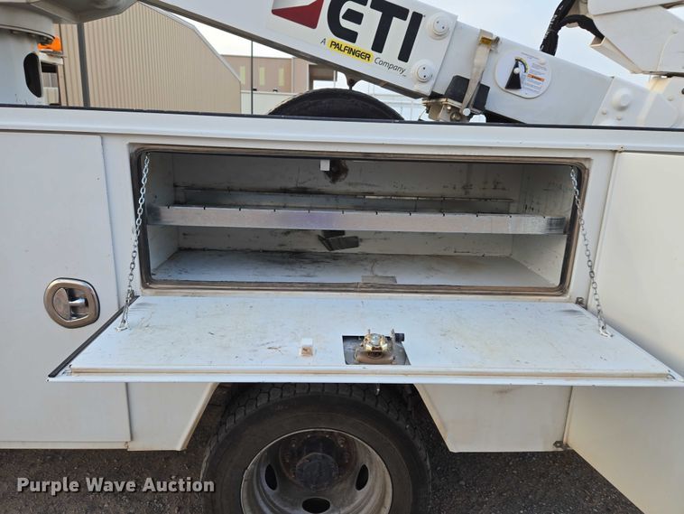 image for item EU3738 2020 Ford F550 bucket truck