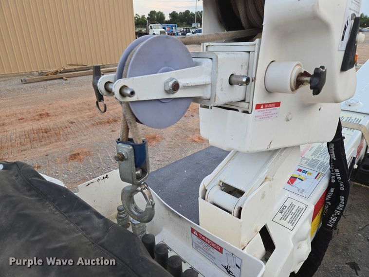 image for item EU3738 2020 Ford F550 bucket truck