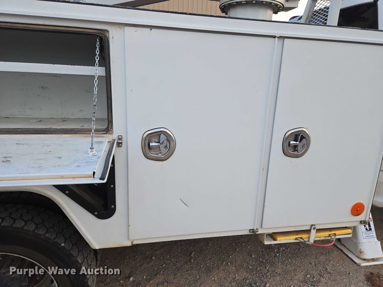 image for item EU3738 2020 Ford F550 bucket truck