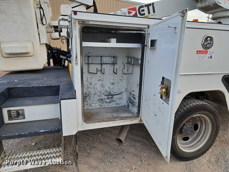 image for item EU3738 2020 Ford F550 bucket truck