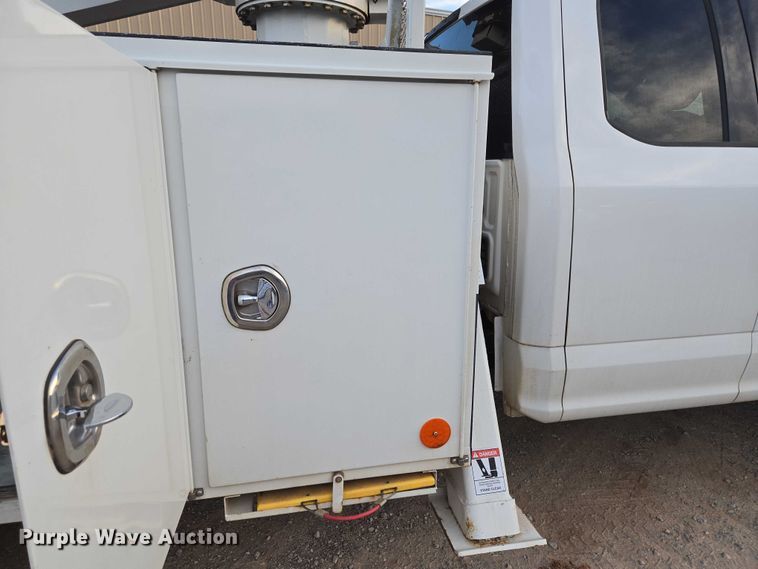 image for item EU3738 2020 Ford F550 bucket truck