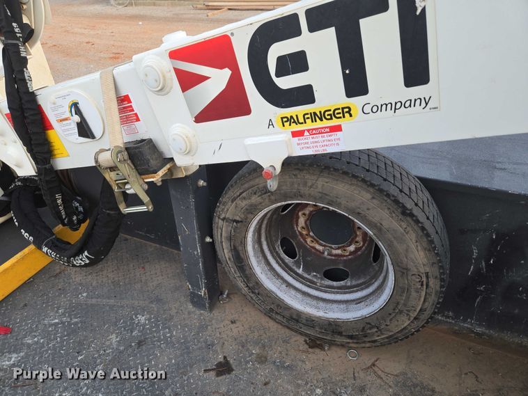 image for item EU3738 2020 Ford F550 bucket truck