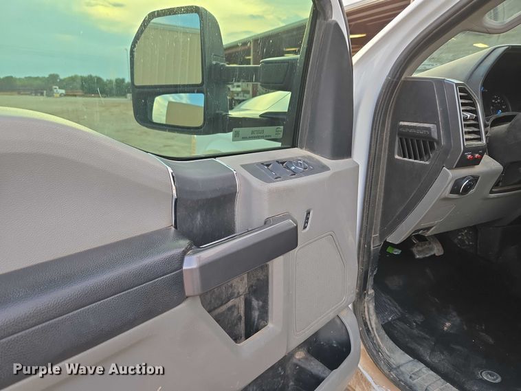 image for item EU3738 2020 Ford F550 bucket truck