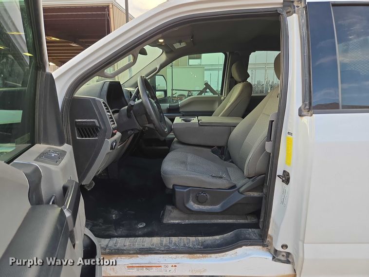 image for item EU3738 2020 Ford F550 bucket truck