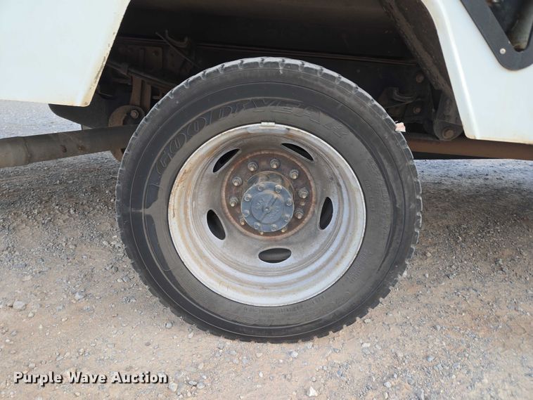 image for item EU3738 2020 Ford F550 bucket truck