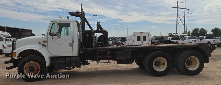 image for item EU3739 1993 International F-4900 winch truck