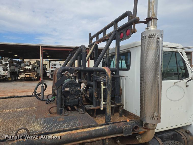 image for item EU3739 1993 International F-4900 winch truck