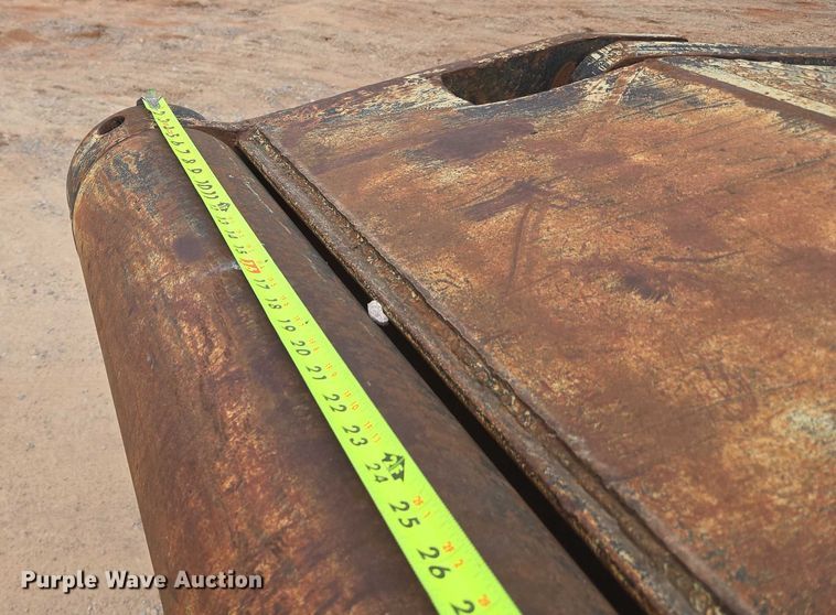 image for item EU3739 1993 International F-4900 winch truck