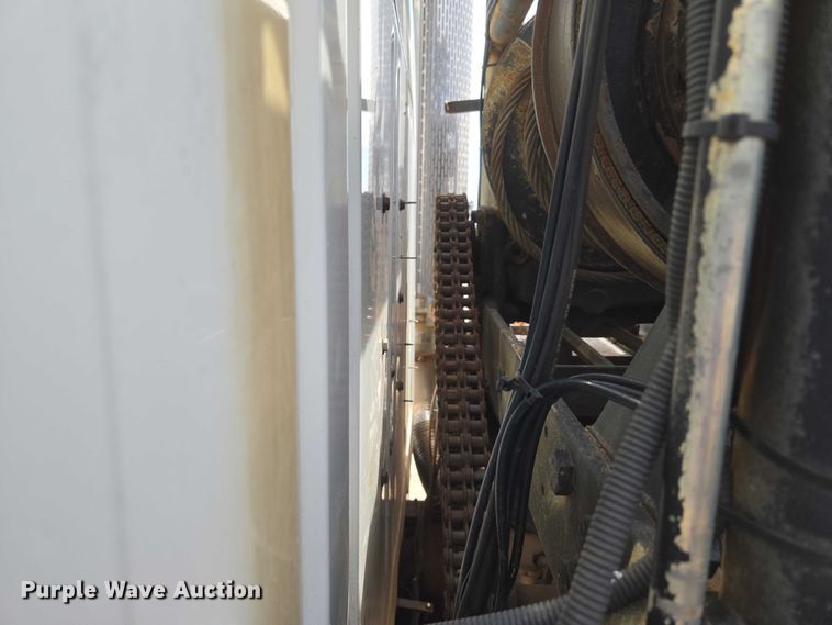 image for item EU3739 1993 International F-4900 winch truck