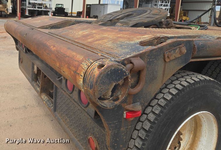 image for item EU3739 1993 International F-4900 winch truck