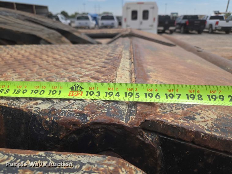 image for item EU3739 1993 International F-4900 winch truck