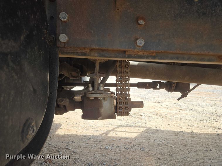 image for item EU3739 1993 International F-4900 winch truck