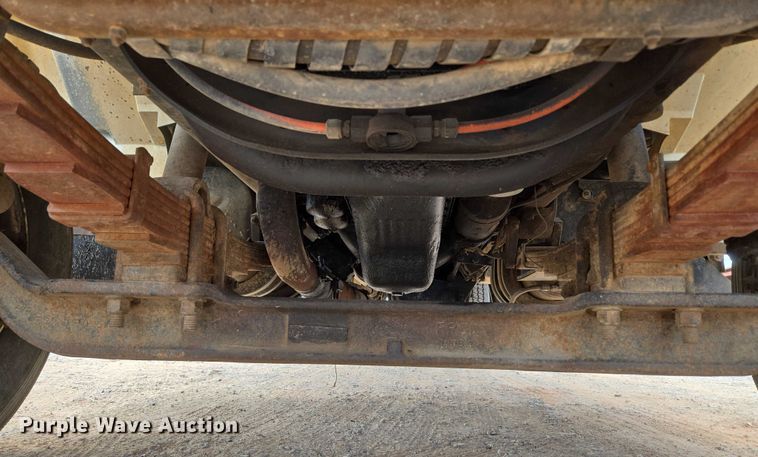 image for item EU3739 1993 International F-4900 winch truck