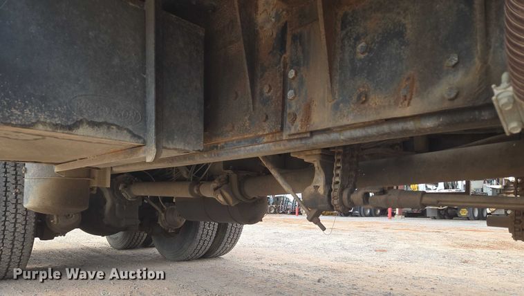 image for item EU3739 1993 International F-4900 winch truck