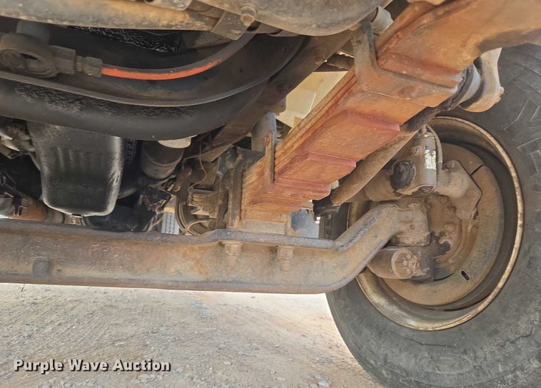 image for item EU3739 1993 International F-4900 winch truck