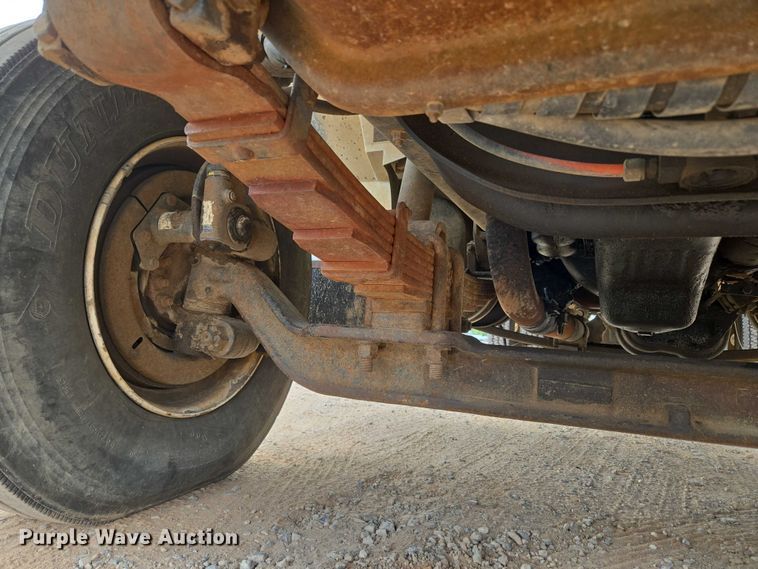 image for item EU3739 1993 International F-4900 winch truck