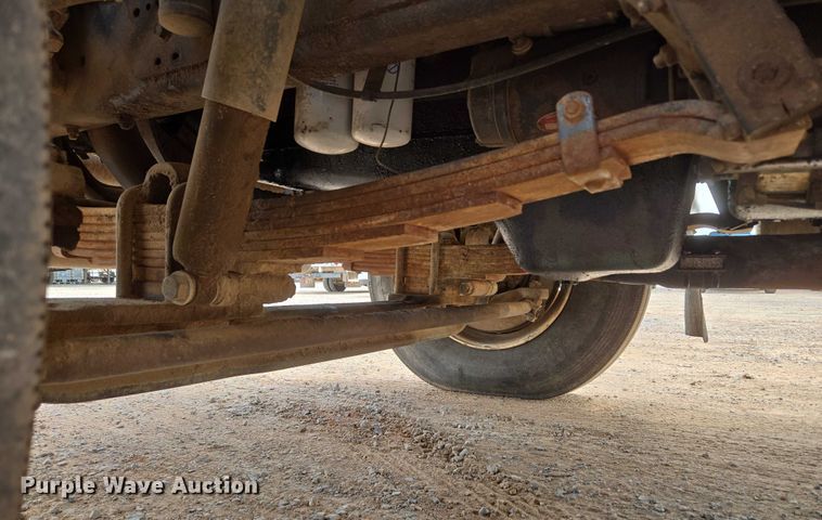 image for item EU3739 1993 International F-4900 winch truck