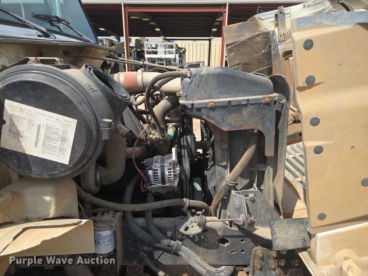 image for item EU3739 1993 International F-4900 winch truck