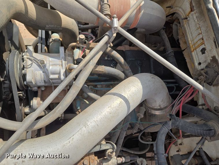 image for item EU3739 1993 International F-4900 winch truck