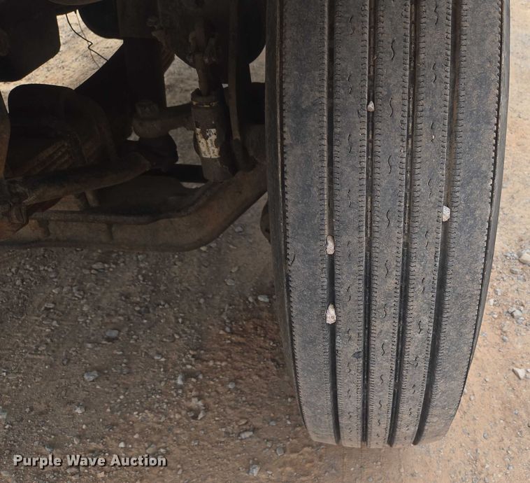 image for item EU3739 1993 International F-4900 winch truck