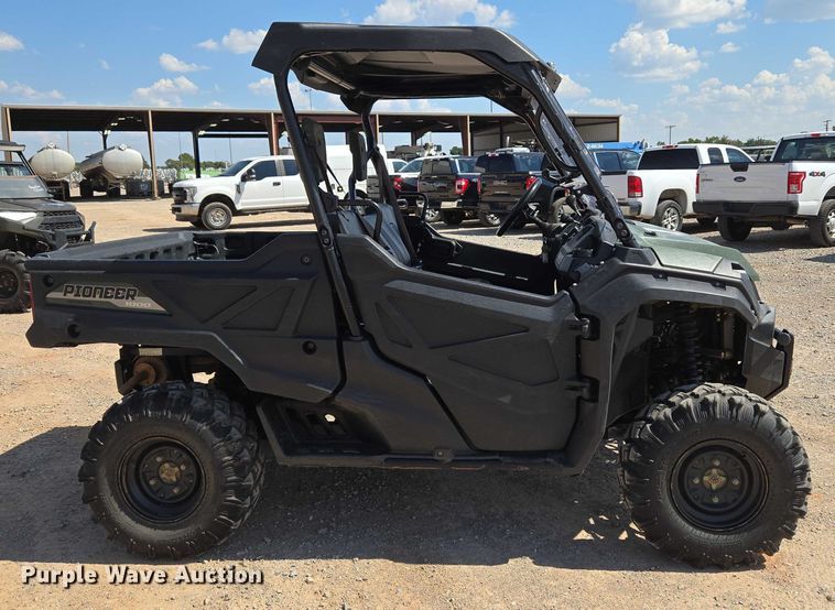 image for item EU3744 2019 Honda Pioneer 1000 utility vehicle