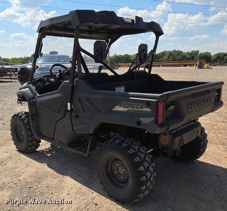 image for item EU3744 2019 Honda Pioneer 1000 utility vehicle
