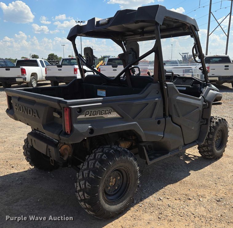 image for item EU3744 2019 Honda Pioneer 1000 utility vehicle