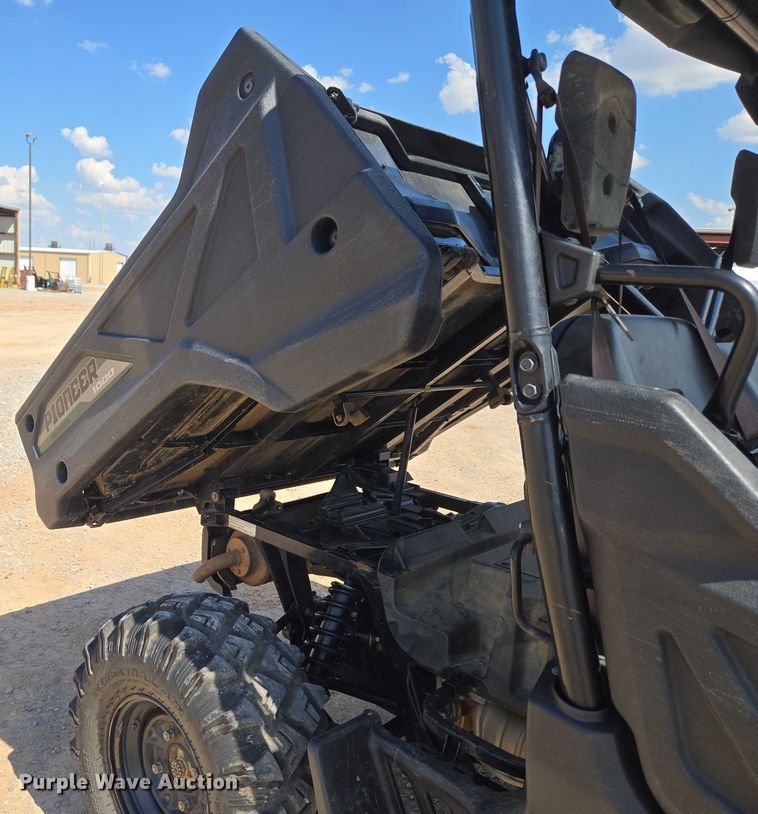 image for item EU3744 2019 Honda Pioneer 1000 utility vehicle