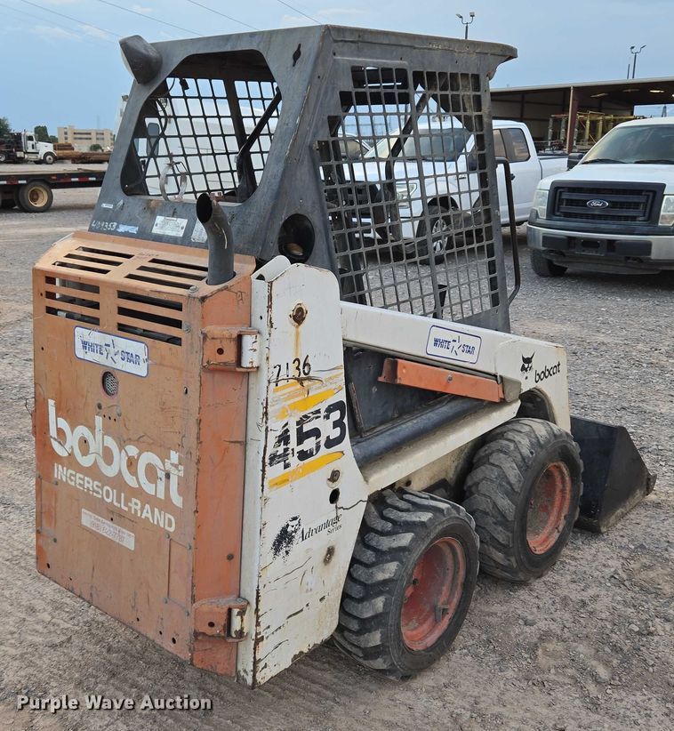 image for item EU3747 2000 Bobcat 453 skid steer loader