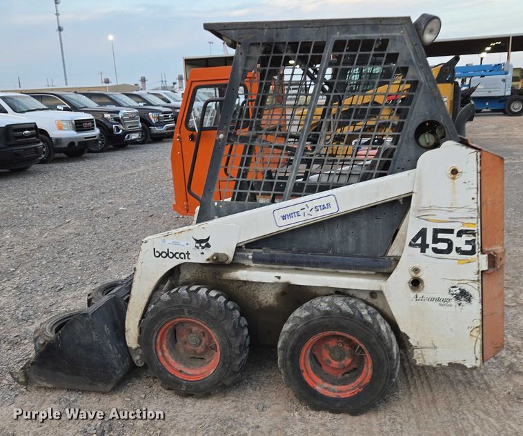 image for item EU3747 2000 Bobcat 453 skid steer loader