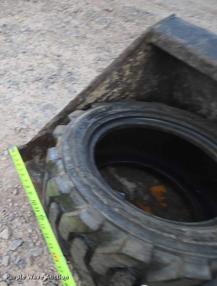 image for item EU3747 2000 Bobcat 453 skid steer loader