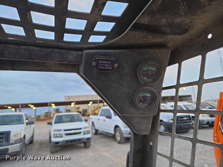 image for item EU3747 2000 Bobcat 453 skid steer loader