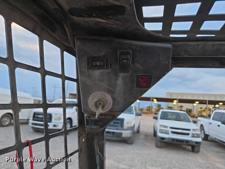 image for item EU3747 2000 Bobcat 453 skid steer loader