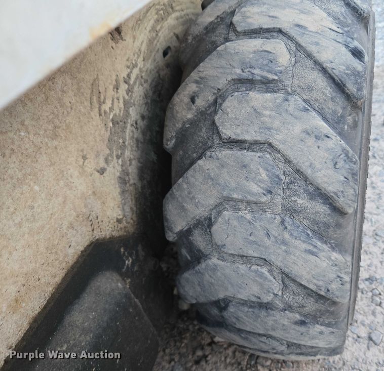 image for item EU3747 2000 Bobcat 453 skid steer loader