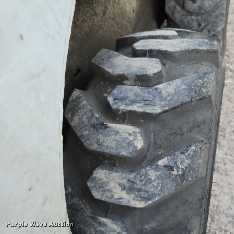 image for item EU3747 2000 Bobcat 453 skid steer loader