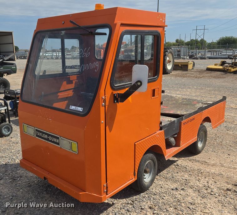 image for item EU3749 2009 Taylor-Dunn B0-210-36 utility vehicle