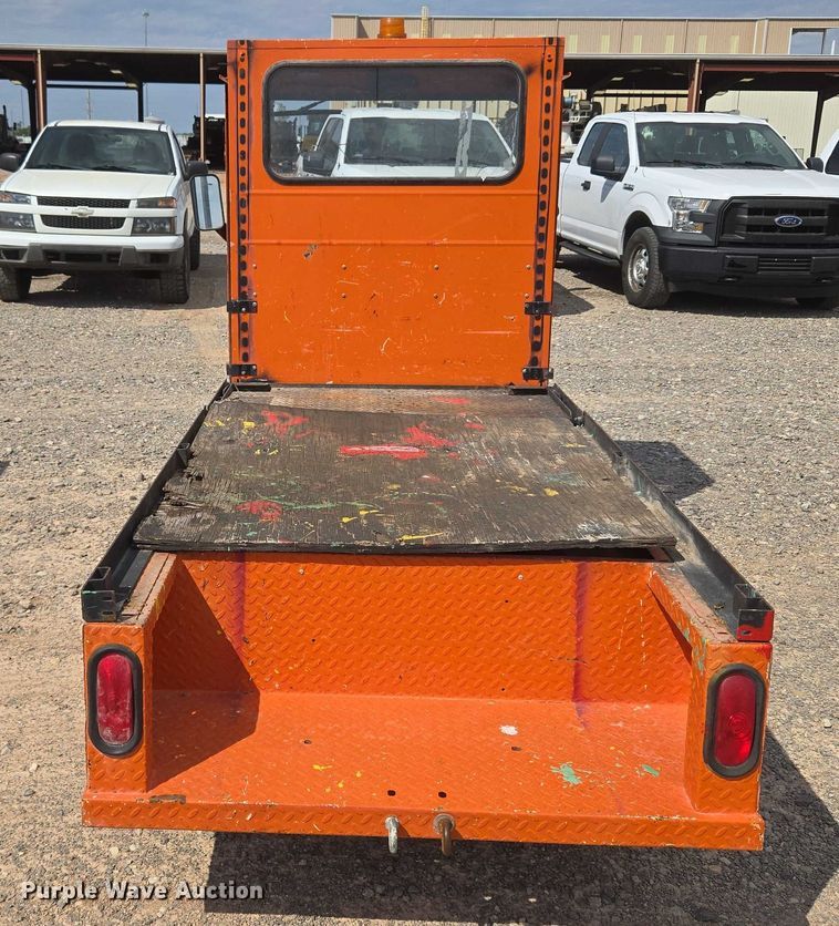 image for item EU3749 2009 Taylor-Dunn B0-210-36 utility vehicle