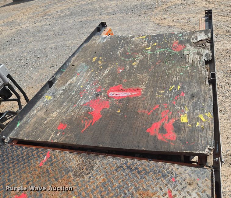 image for item EU3749 2009 Taylor-Dunn B0-210-36 utility vehicle